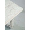drewniany-stolik-ze-starego-drewna-z-lat
