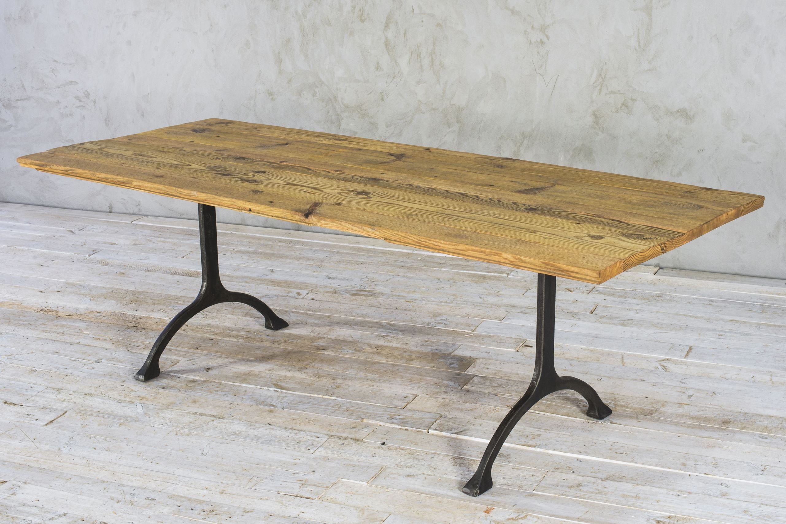Stół na żeliwnej podstawie - stare drewno No.281