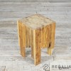 Recyklingowy stołek ze starych desek - naturalny